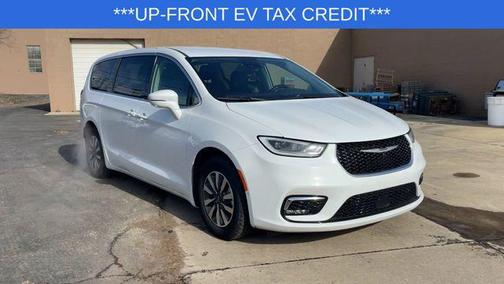 2022 Chrysler Pacifica Hybrid Touring L