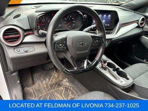 Summit White 2024 Chevrolet Trax 1RS