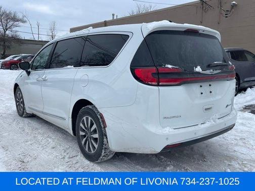 2023 Chrysler Pacifica Hybrid Limited