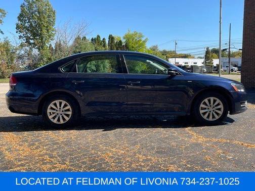 2015 Volkswagen Passat 1.8T Auto Wolfsburg Ed