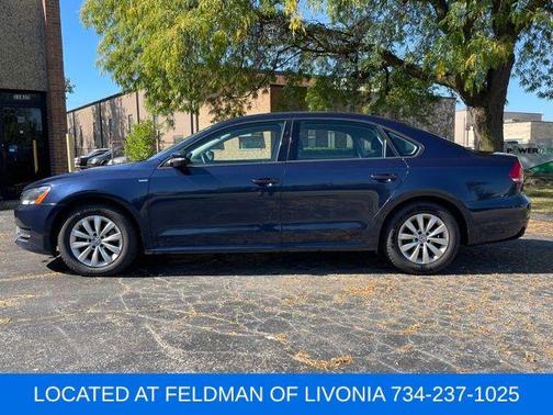 2015 Volkswagen Passat 1.8T Auto Wolfsburg Ed