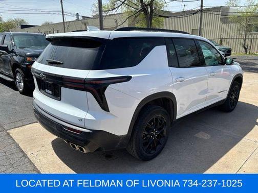 Summit White 2024 Chevrolet Traverse LT