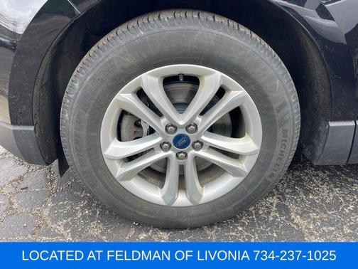 Black 2019 Ford Edge SEL