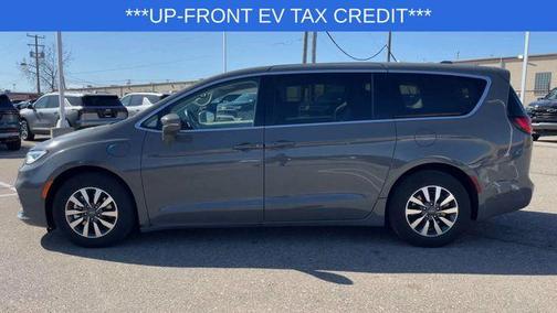 2022 Chrysler Pacifica Hybrid Touring L