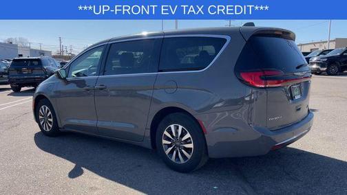 2022 Chrysler Pacifica Hybrid Touring L