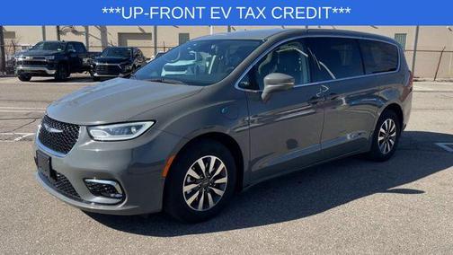 2022 Chrysler Pacifica Hybrid Touring L