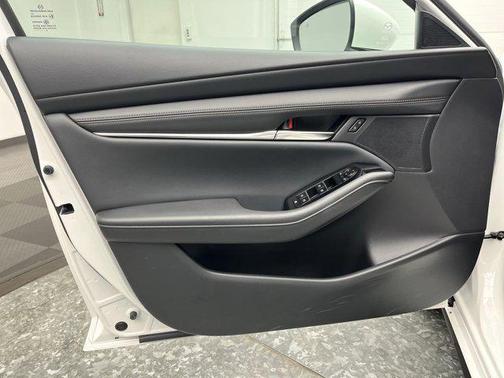 2025 Mazda Mazda3 FWD w/Preferred Package