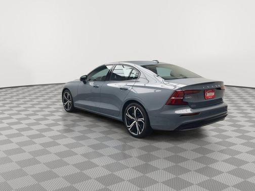 2024 Volvo S60 B5 Plus Dark Theme