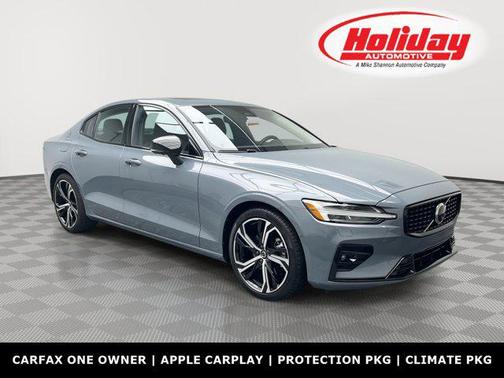 2024 Volvo S60 B5 Plus Dark Theme