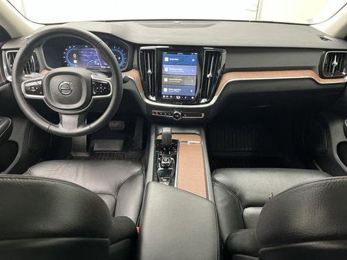 2024 Volvo S60 B5 Plus Dark Theme