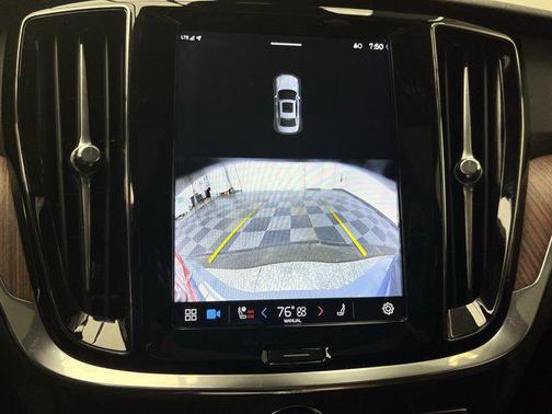 2024 Volvo S60 B5 Plus Dark Theme