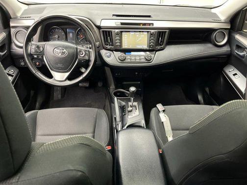 Super White 2018 Toyota RAV4 XLE