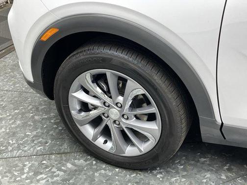 White Frost Tricoat 2023 Buick Encore GX Essence