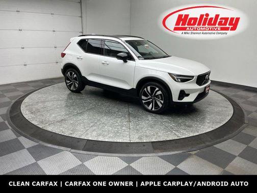 2025 Volvo XC40 B5 Plus Dark Theme