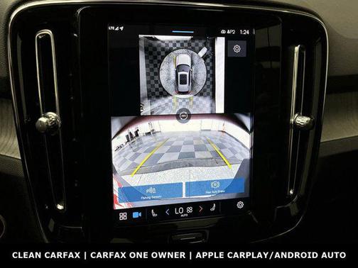 2025 Volvo XC40 B5 Plus Dark Theme