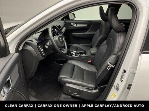 2025 Volvo XC40 B5 Plus Dark Theme
