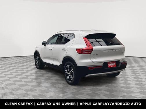 2025 Volvo XC40 B5 Core Bright Theme