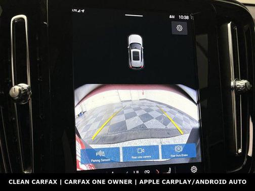 2025 Volvo XC40 B5 Core Bright Theme