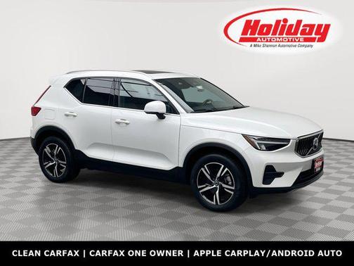 2025 Volvo XC40 B5 Core Bright Theme