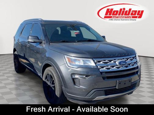 MAGNETIC METALLIC 2018 Ford Explorer XLT