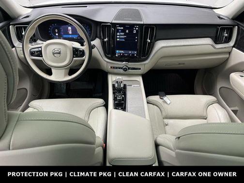 2023 Volvo XC60 B5 Ultimate Dark Theme