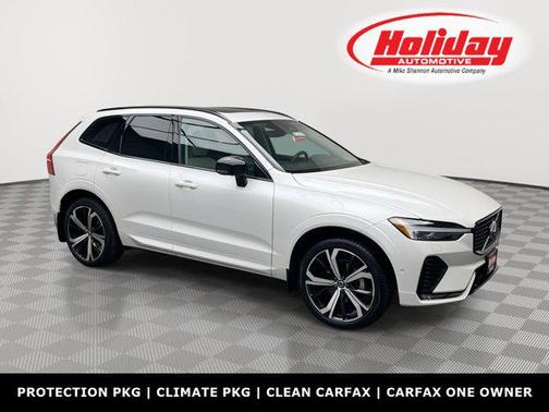 2023 Volvo XC60 B5 Ultimate Dark Theme