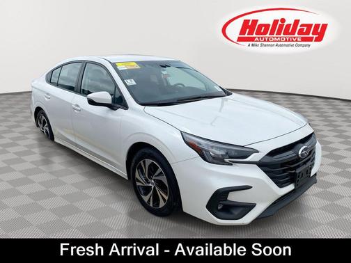 Crystal White Pearl 2025 Subaru Legacy Premium