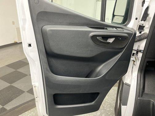 2024 Mercedes-Benz Sprinter 2500 Standard Roof