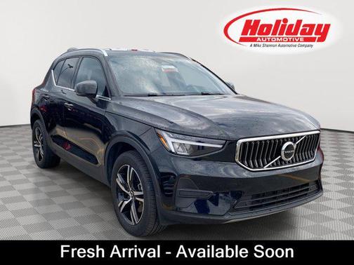 2025 Volvo XC40 B5 Core Bright Theme
