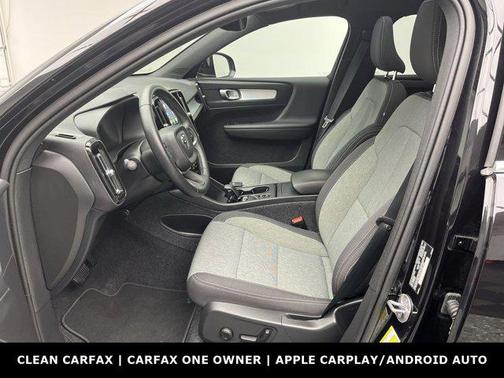 2025 Volvo XC40 B5 Core Bright Theme