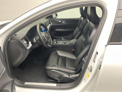 2025 Volvo S60 B5 Core