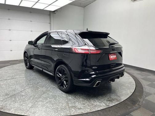 2021 Ford Edge ST