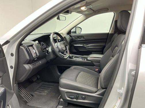 2024 Nissan Pathfinder SV 4WD