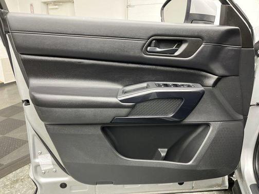 2024 Nissan Pathfinder SV 4WD