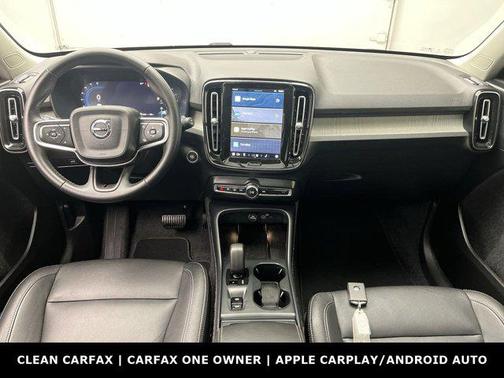 2025 Volvo XC40 B5 Core Bright Theme