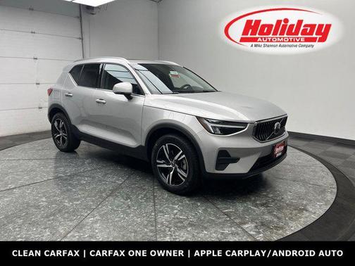 2025 Volvo XC40 B5 Core Bright Theme