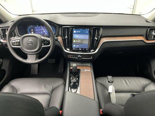 2024 Volvo S60 B5 Plus Dark Theme