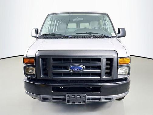 2010 Ford E350 Super Duty XL