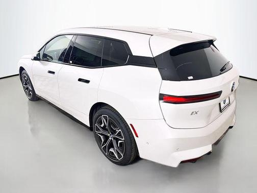 Mineral White Metallic 2026 BMW iX xDrive45