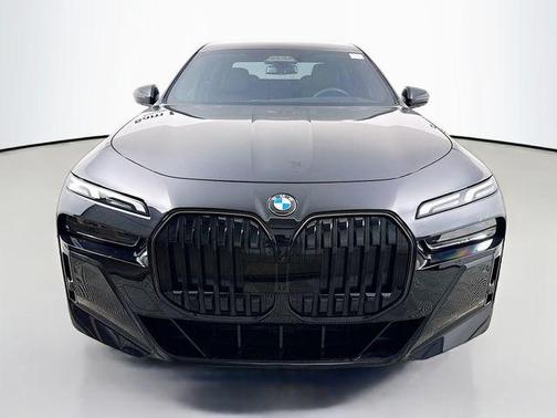 Black Sapphire Metallic 2025 BMW 760 xDrive