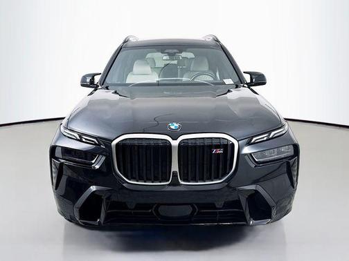Black Sapphire Metallic 2023 BMW X7 M60i