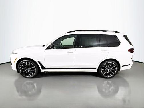 2025 BMW X7 M60i