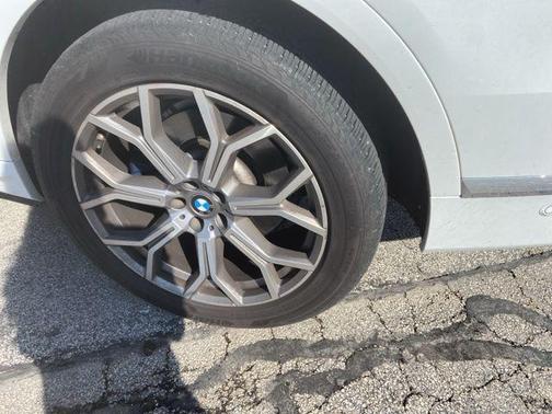 Mineral White Metallic 2019 BMW X7 xDrive50i