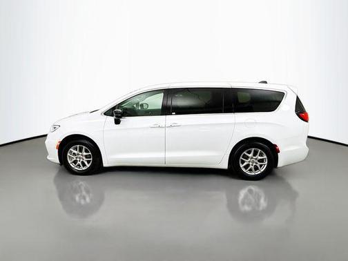 Bright White Clearcoat 2024 Chrysler Pacifica Touring L