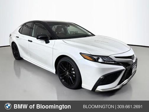 Wind Chill Pearl/Midnight Black Metallic 2023 Toyota Camry XSE