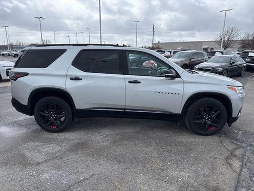 Silver Ice Metallic 2020 Chevrolet Traverse Premier