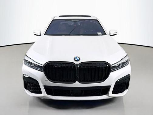 2022 BMW M760 xDrive