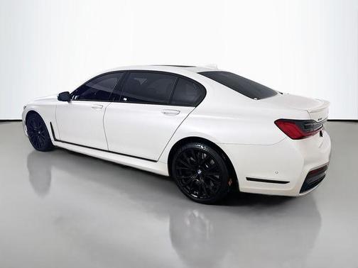 2022 BMW M760 xDrive