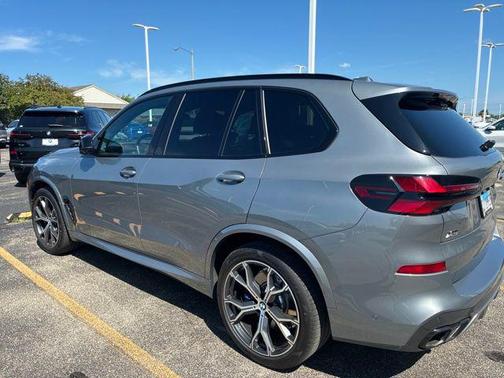 Skyscraper Grey Metallic 2026 BMW X5 M60i