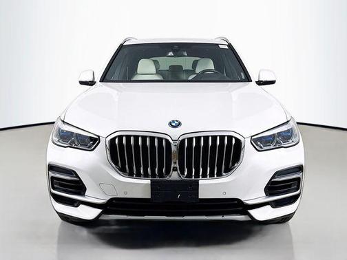 Mineral White Metallic 2022 BMW X5 PHEV xDrive45e